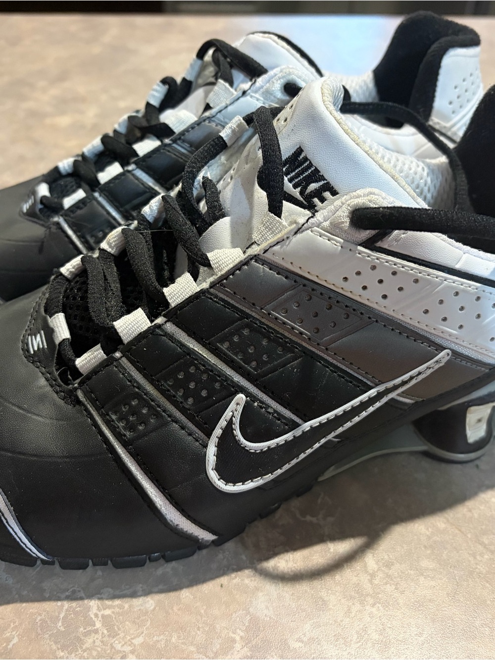 NIKE SHOX NZ SHOES MENS 8.5 WOMENS 10